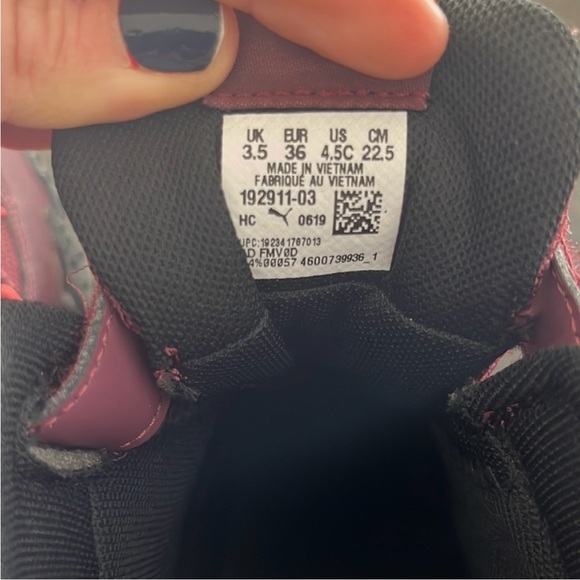 Puma insulated warm boots with great traction for hiking. - Picture 5 of 6